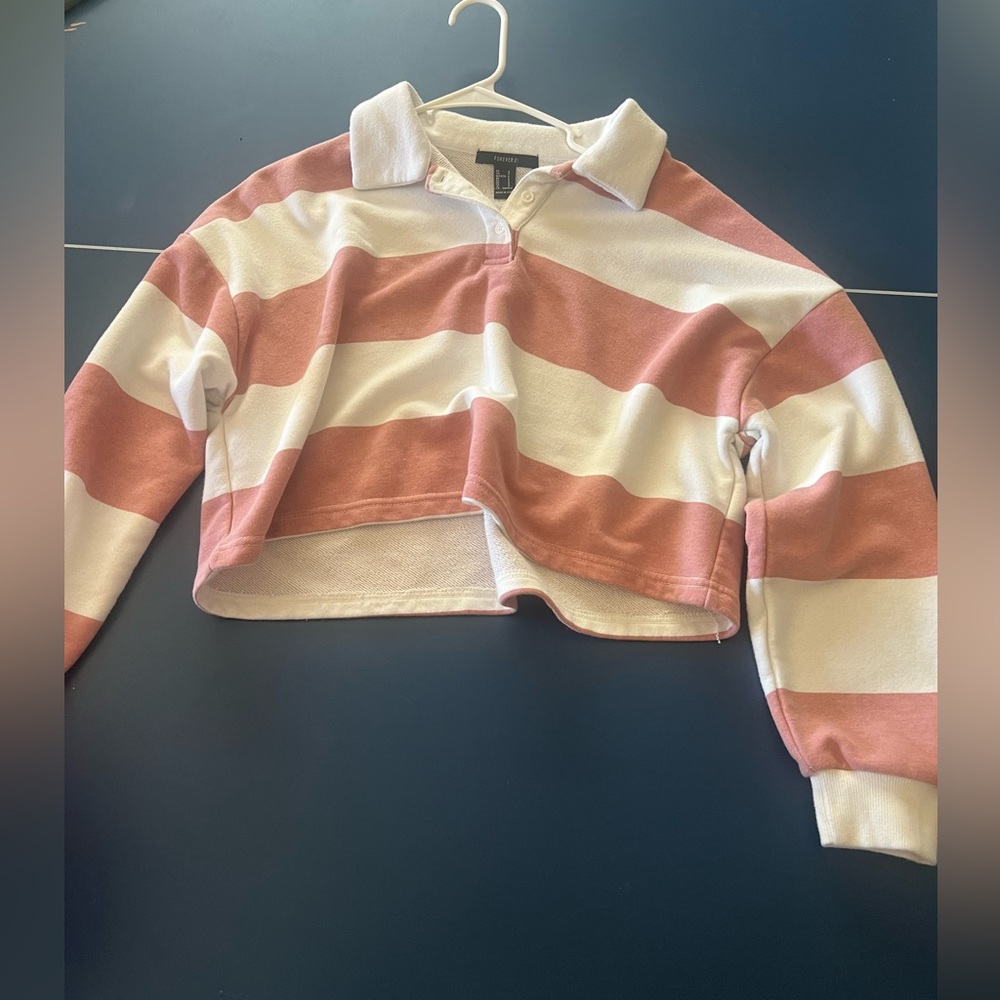 cropped collard long sleeve